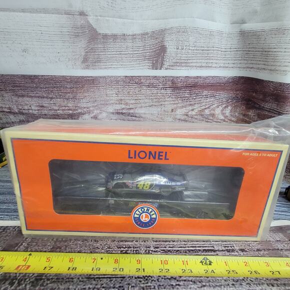 LIONEL JIMMIE JOHNSON FLATCAR WITH STOCK CAR Lowe's  #6-26351  O GAUGE NIB - Picture 1 of 10